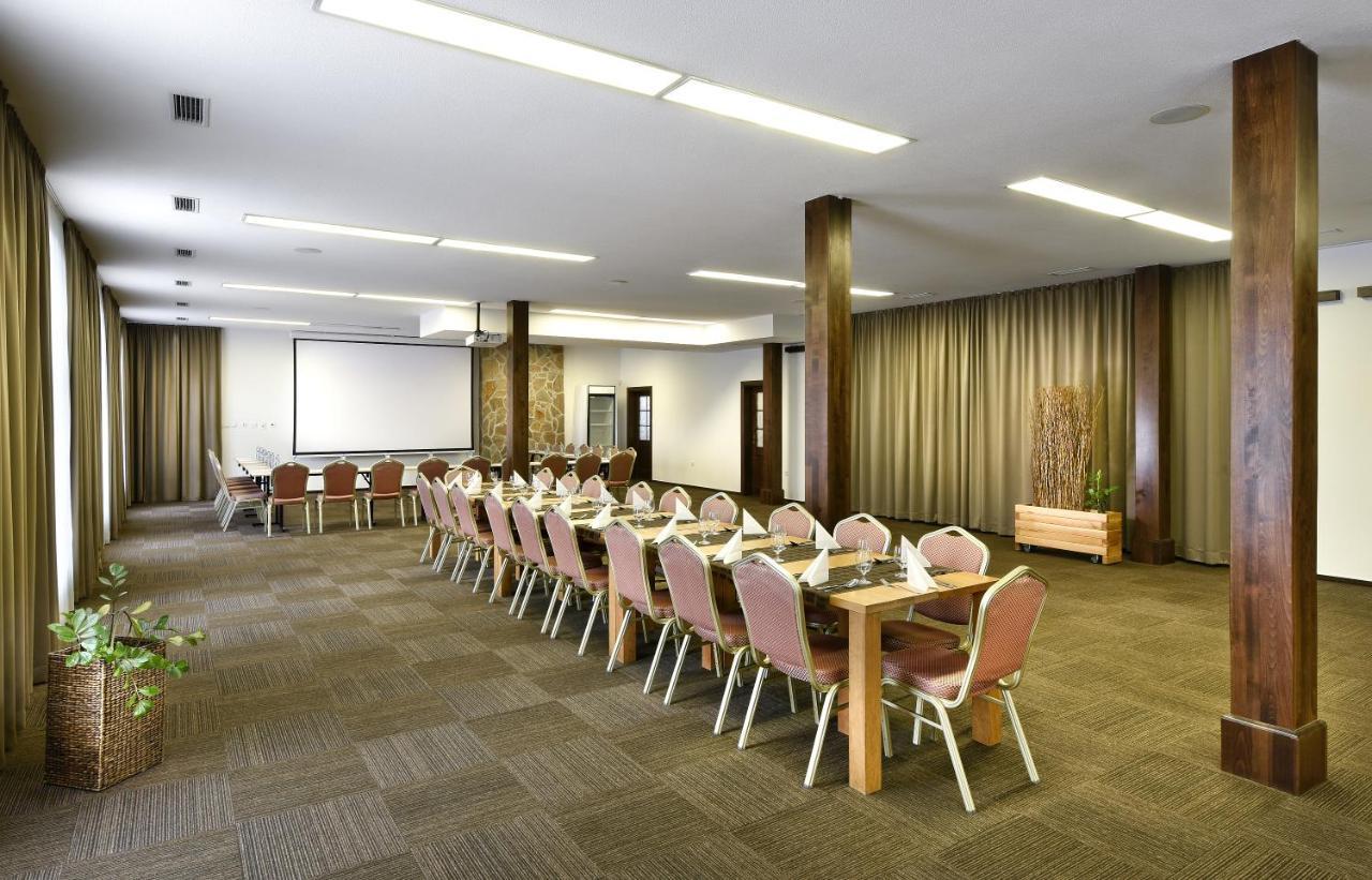 Rezort Masarykov Dvor Pstrusa Extérieur photo